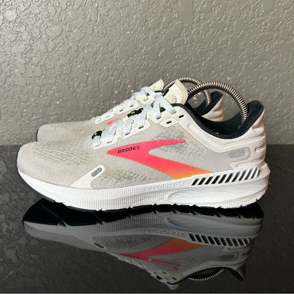 Brooks Launch GTS 9 Running Shoes Gray White 1203741B148 Women’s Sz 9